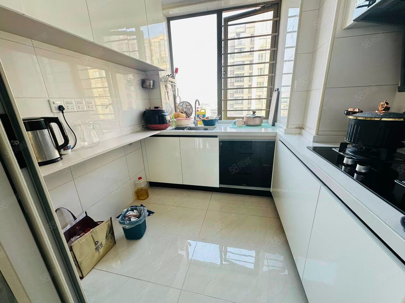 锦宅领地3室2厅2卫96.8㎡南69万