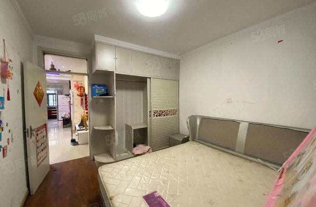 柳泉花园步梯1楼带朝阳车库房东诚心出售 好停车物业费低