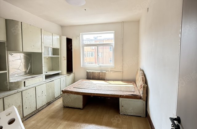 文轩中学 外国语   聊大西校院内 精装三室 中层 停车方便