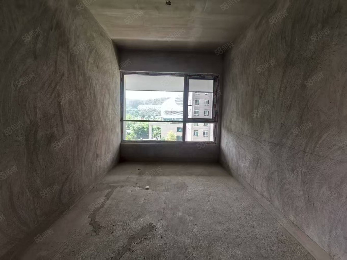 国瑞麓林府4室2厅3卫143㎡南北139.9万