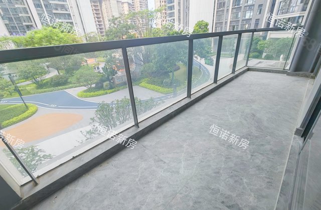 越秀天悦云湖4室2厅102㎡300万二手房图片