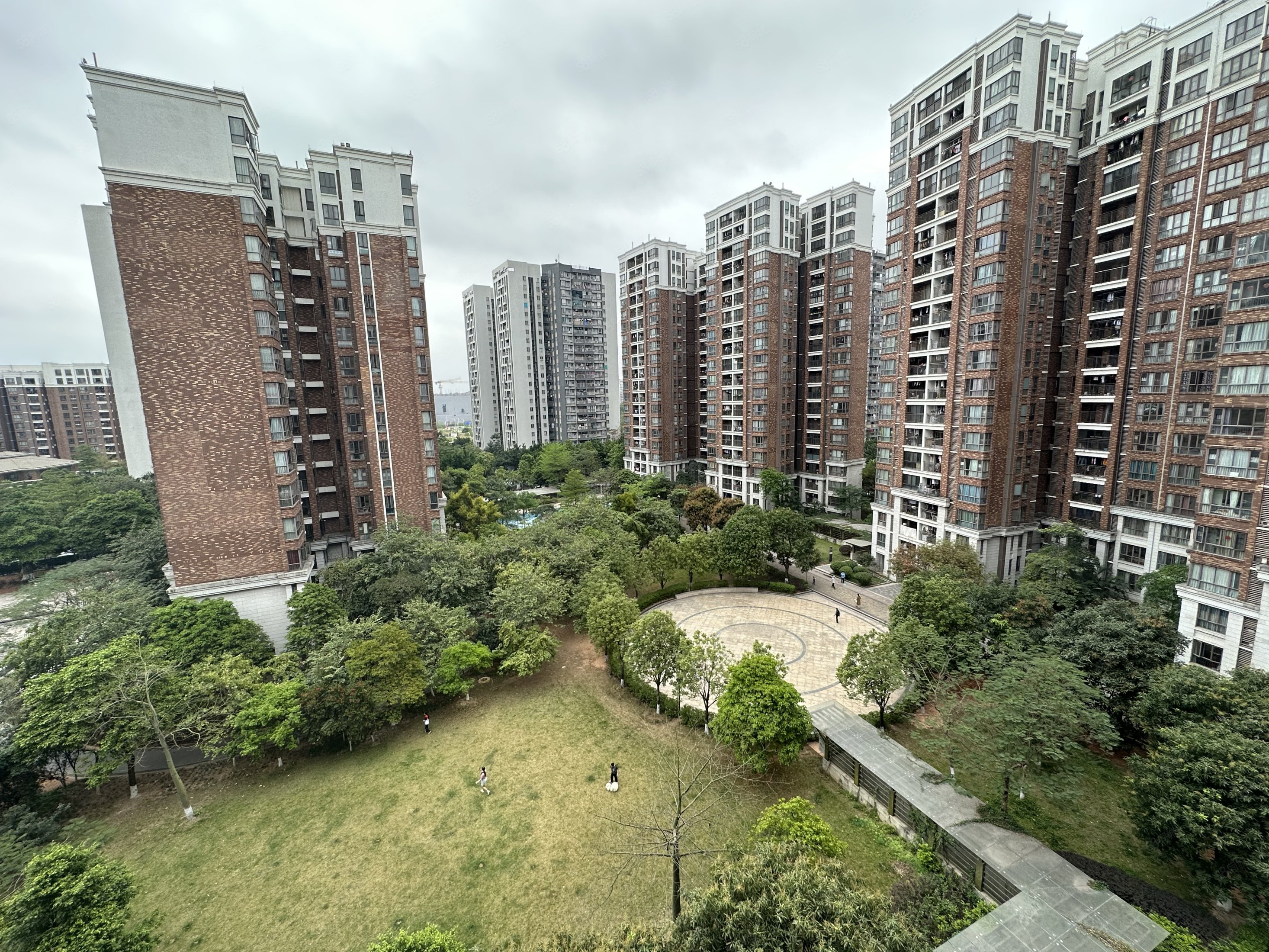 阳华国花苑3室2厅2卫95.8㎡南北638万