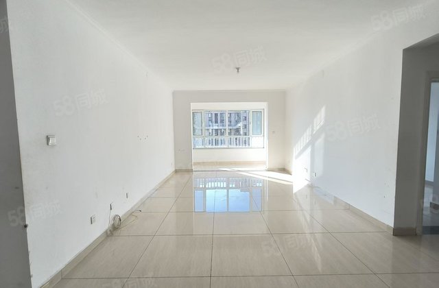 开发区星光和园 四叶草户型 四室双卫 送车位 小高层好楼层