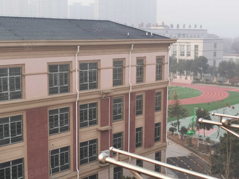 公安宿舍3室2厅1卫110㎡南45万