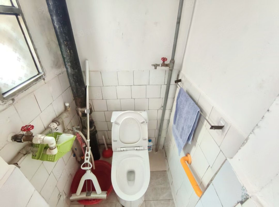 沿河小区2室2厅1卫70㎡南北25万