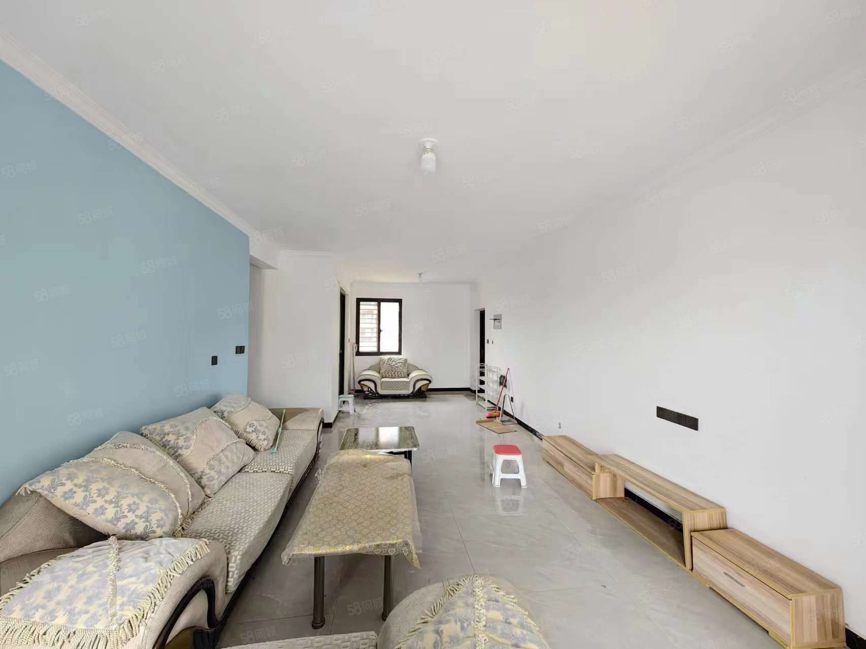 中铁诺德逸都4室2厅2卫126.7㎡南北73万