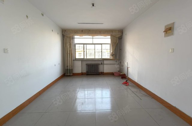 东昌中学！独梯独户！市委南邻！三室朝阳！停车方便！领秀城