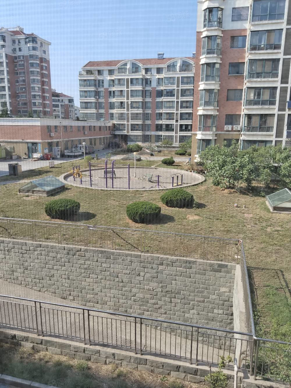 皇冠花园(中区)4室2厅1卫108㎡南北155万