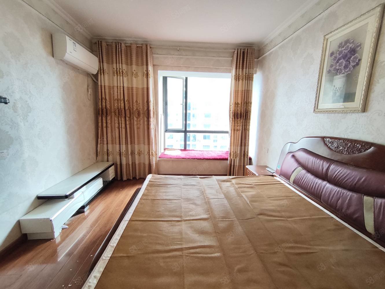 奥林清华3室2厅1卫124㎡南北60万