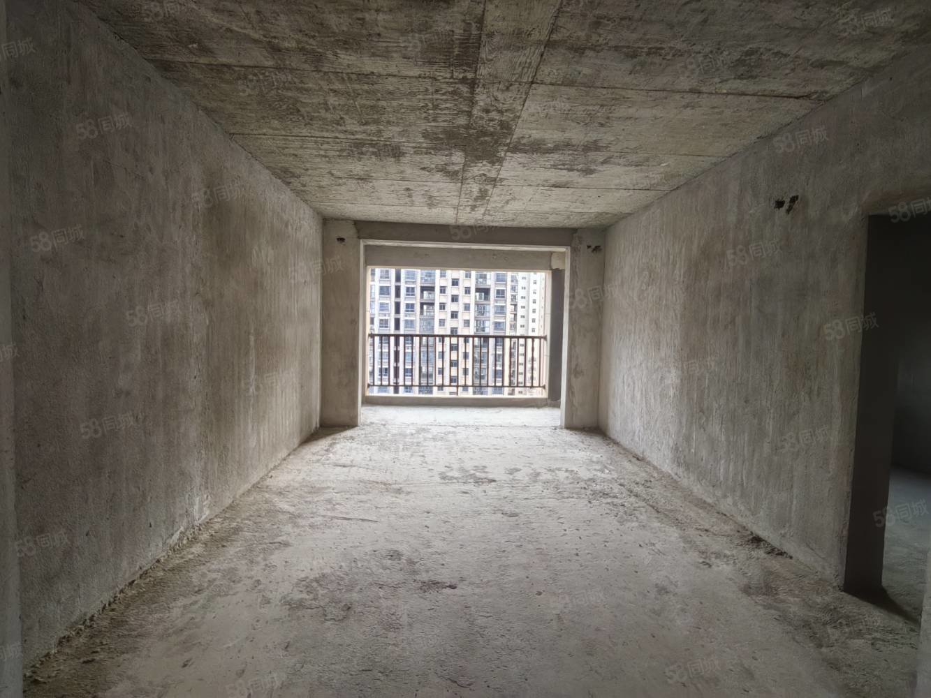 远大紫梦城3室2厅2卫130㎡南北59万