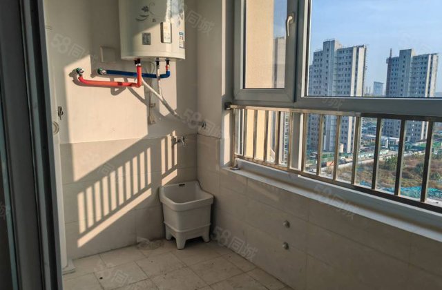 新上边户！龙湾附近 和鸣大观 望岳雅园 三室双卫 带储藏室