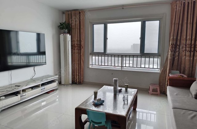 业主急售！北片区单价4000多，三室两厅，免大税带储藏室