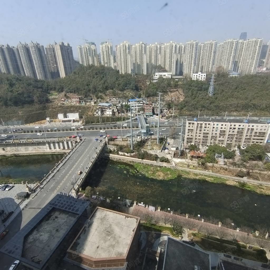 3号地铁口保利凤凰湾c区河景房精装复式3室2厅产权清晰