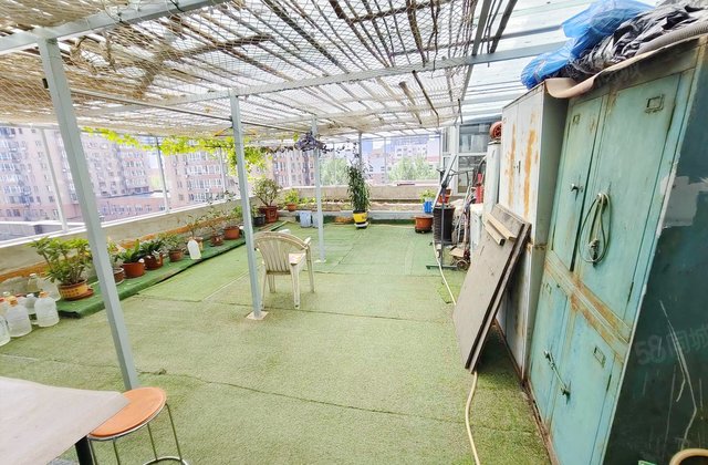 龙电花园3室2厅175.5㎡148万二手房图片