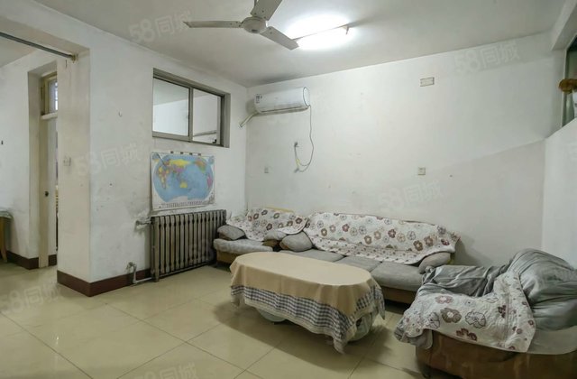 经信局家属院，中间楼层，房东诚心出售