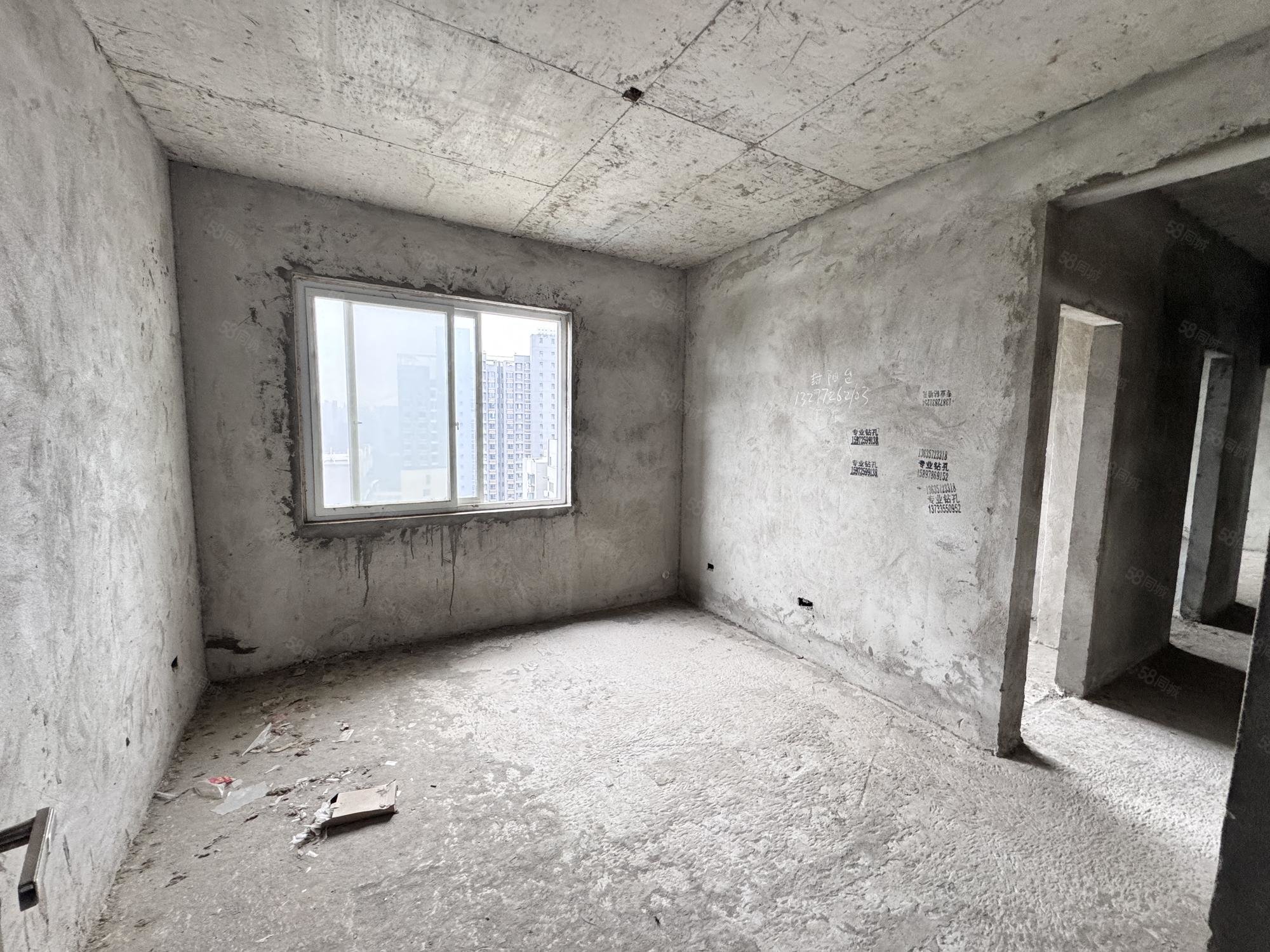 腾龙国际1室1厅1卫55.66㎡南26万