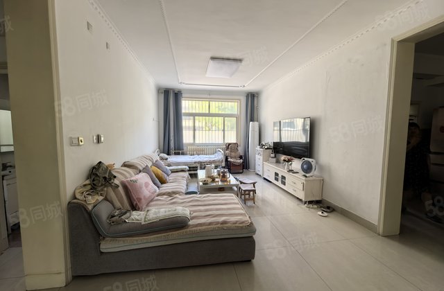 火车站~柳泉公安小区~孝心1楼~三室朝阳~双阳台 ~停车方便