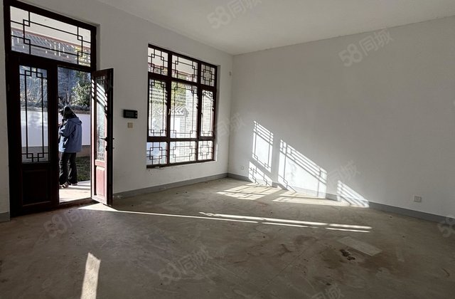 古楼大院别墅东昌御府大院别墅靠路边看房有钥匙