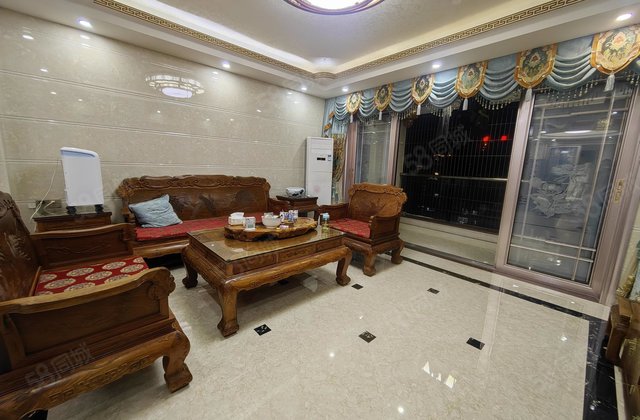 凯天城4室2厅148.9㎡135万二手房图片