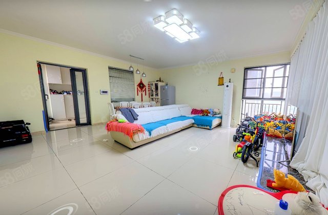 英郡(一期)3室2厅147.8㎡298万二手房图片