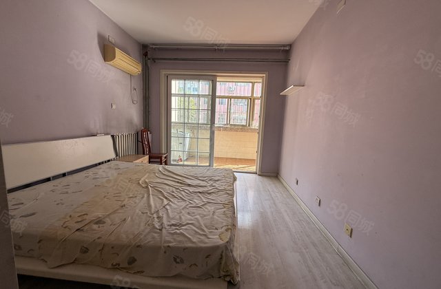 闸口 文轩八中 带车库 电业局五院 三室朝阳 双阳台 新时代