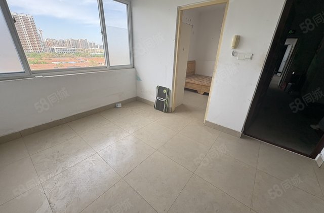 实验 文轩 湖边 居住密度低 中间楼层采光好楼层