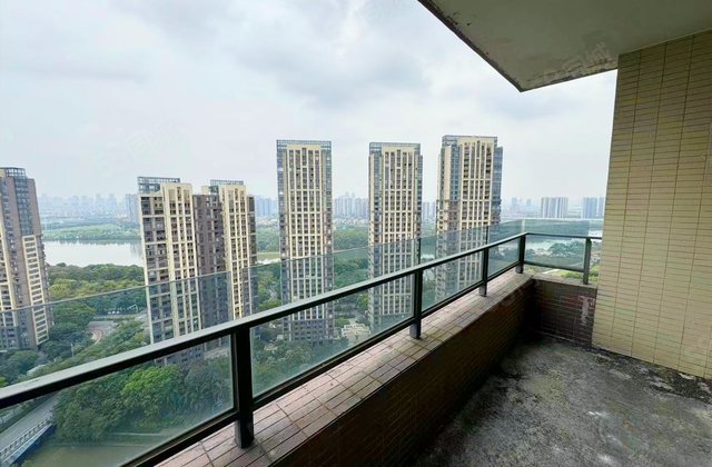 保利东悦花园4室2厅123.88㎡200万二手房图片