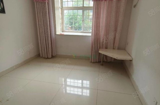 徒骇河边上 带大院子 车位储藏室 莲湖新城 中通舜和 免大税