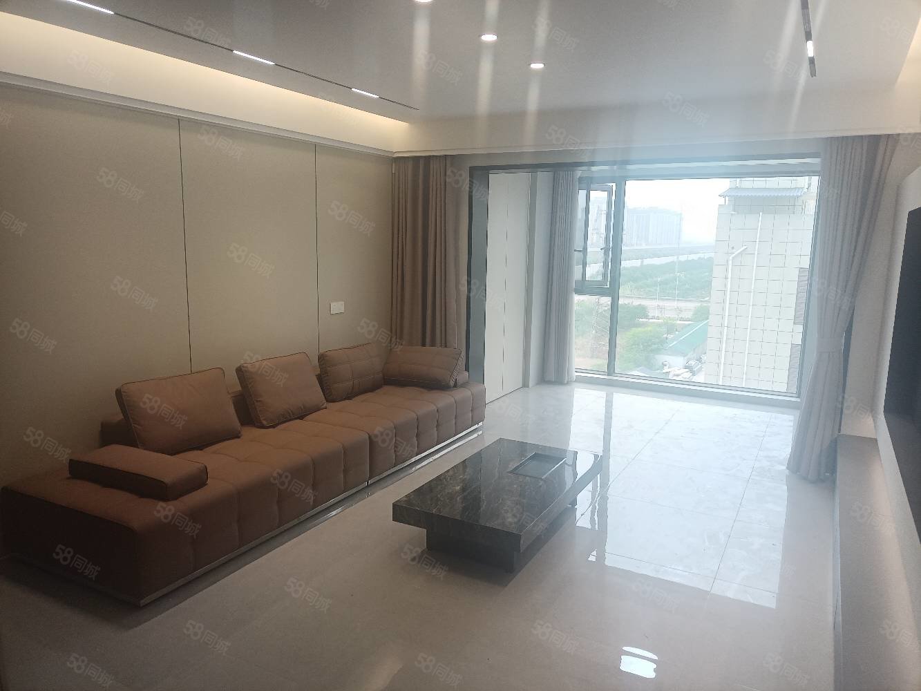 建投泊湾3室2厅2卫132㎡南北108万