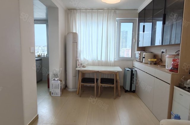 单价4000多，精装修七中建设路  ，全天采光南北通透