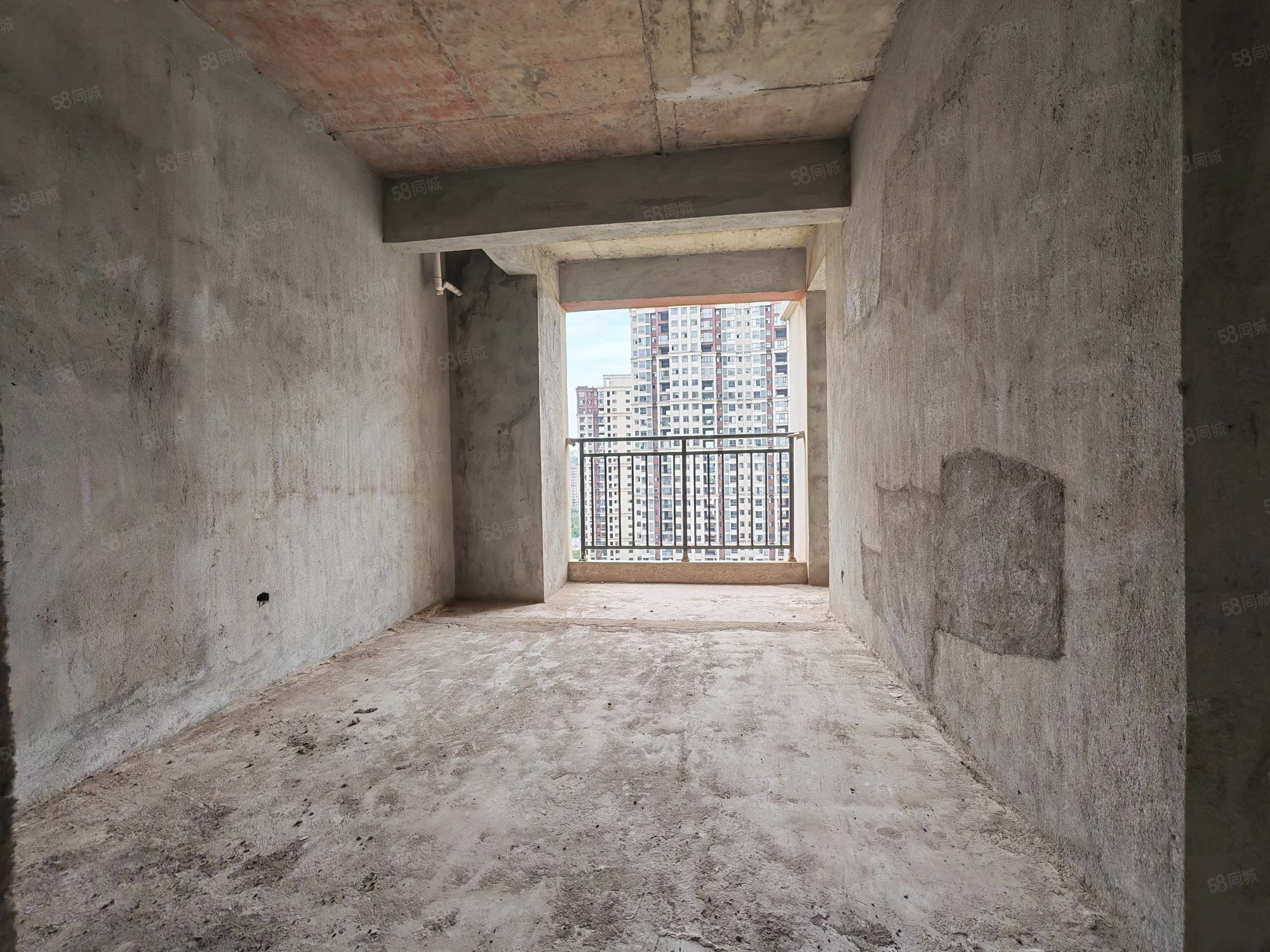 华泰花苑4室2厅2卫161㎡南北82.8万