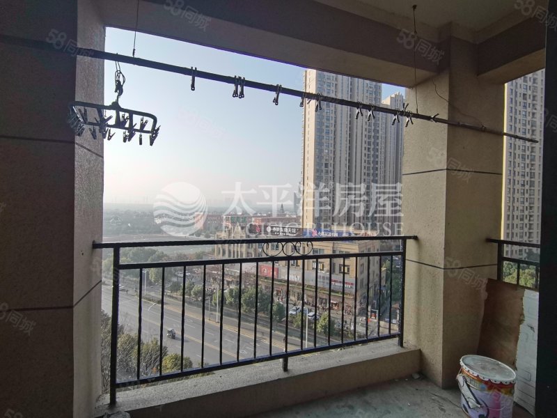 保利叶上海(一期公寓住宅)2室2厅1卫79.82㎡南360万