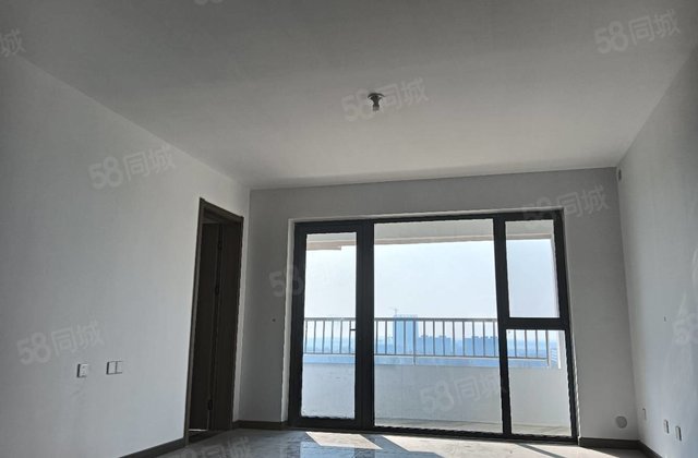 金裕新城  三室两卫 走一手 带车位储藏室 双阳台 全明