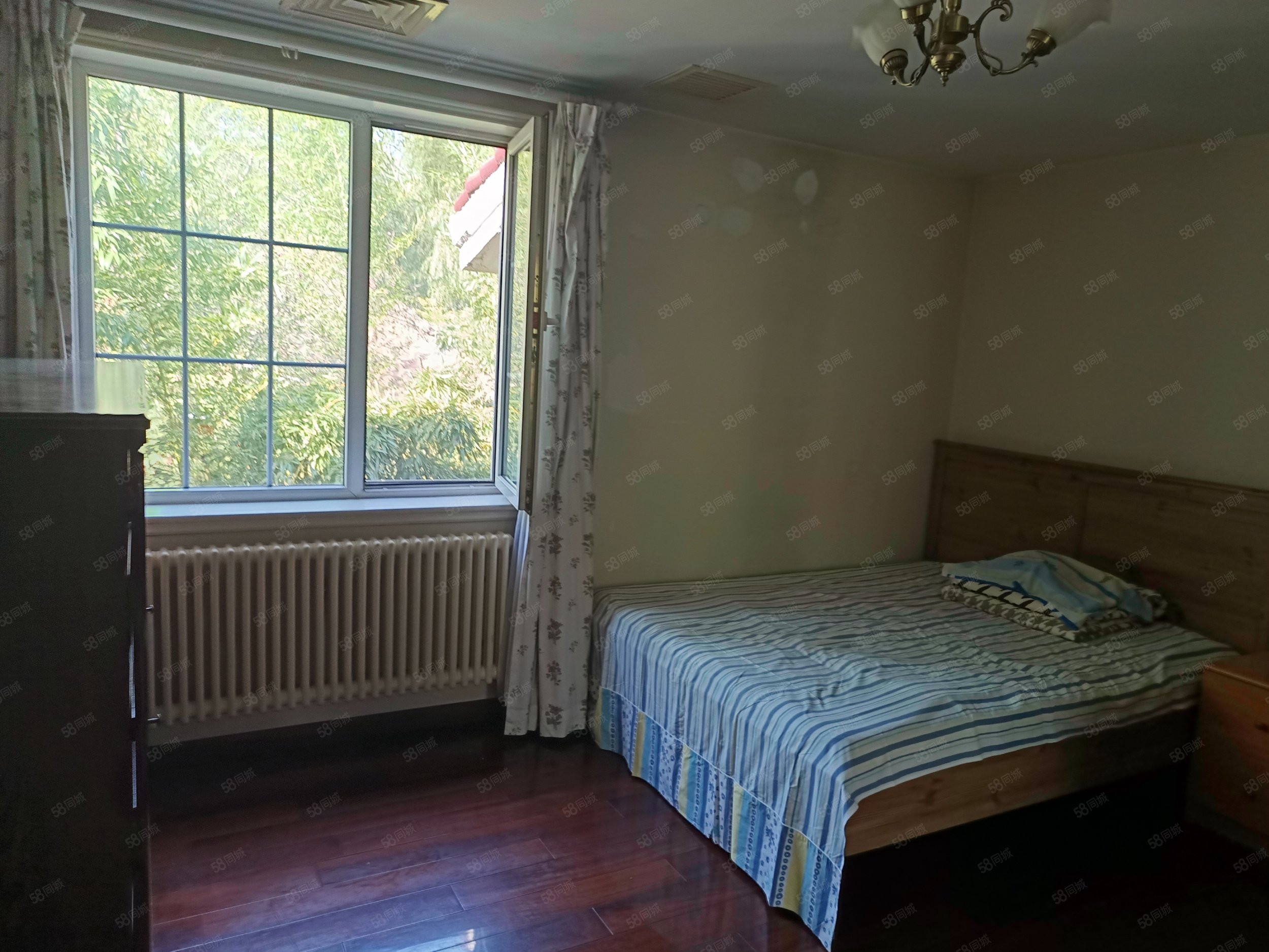 碧水莊園5室2廳4衛(wèi)303㎡南北1700萬