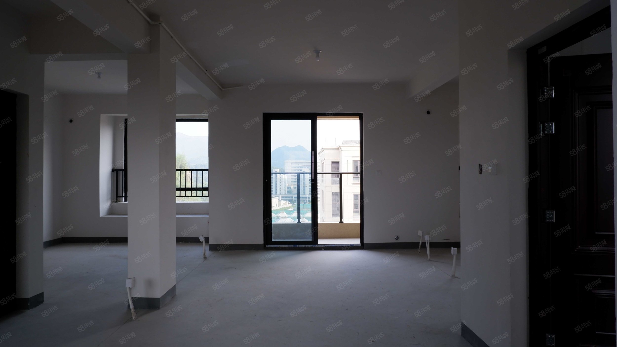 安吉清华园3室3厅1卫89㎡南120万