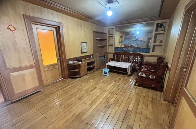 军分区小区3室1厅126㎡12.8万二手房图片