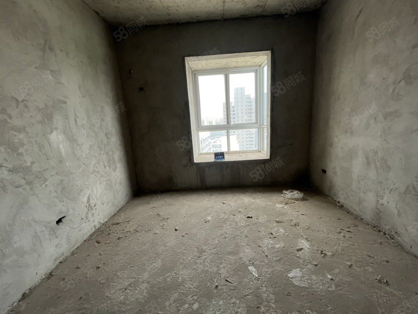 腾龙国际1室1厅1卫55㎡南北26万