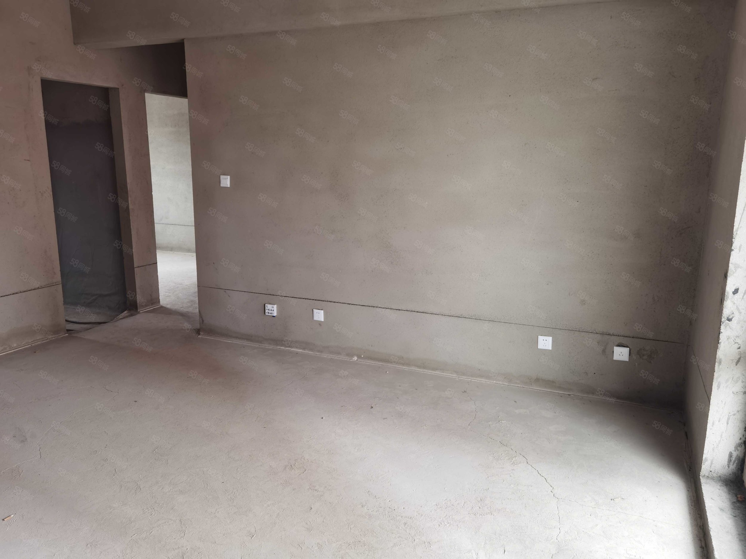 西山湖畔(南区)3室2厅1卫92.86㎡南北54万