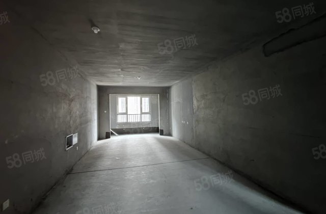 铂悦山3室2厅139㎡110万二手房图片