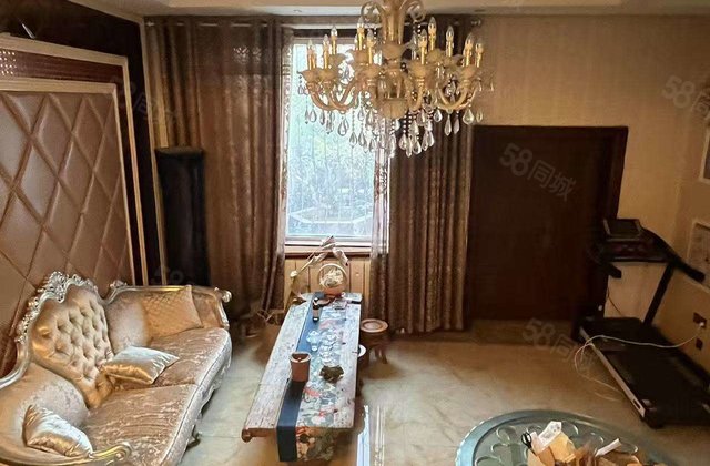 4室3厅 豪华装修 194平 城市主人(别墅) 满二 看房方