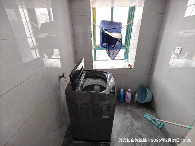 百年香樟花园3室4厅2卫148㎡南北79万