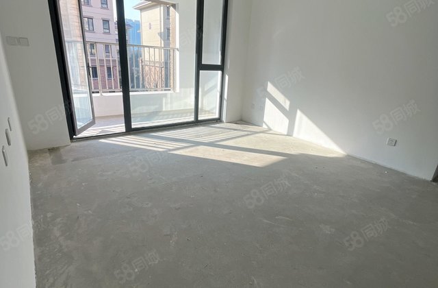 边户洋房四室 可按揭走一手 车库储 金裕新城  意境文轩中学