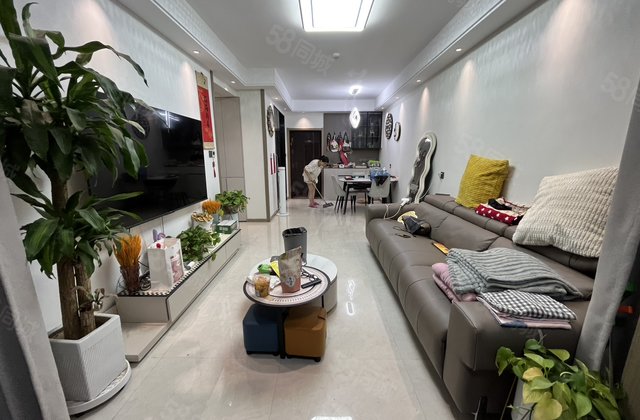 急售！城市之遵！颐馨园二期！精装3室！带车储！价格可谈！