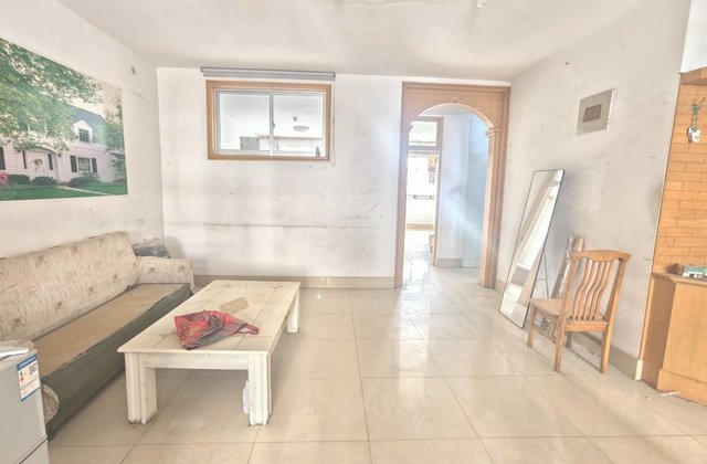 亚大怡景花园 二楼 三室地暖 免大税 可贷款