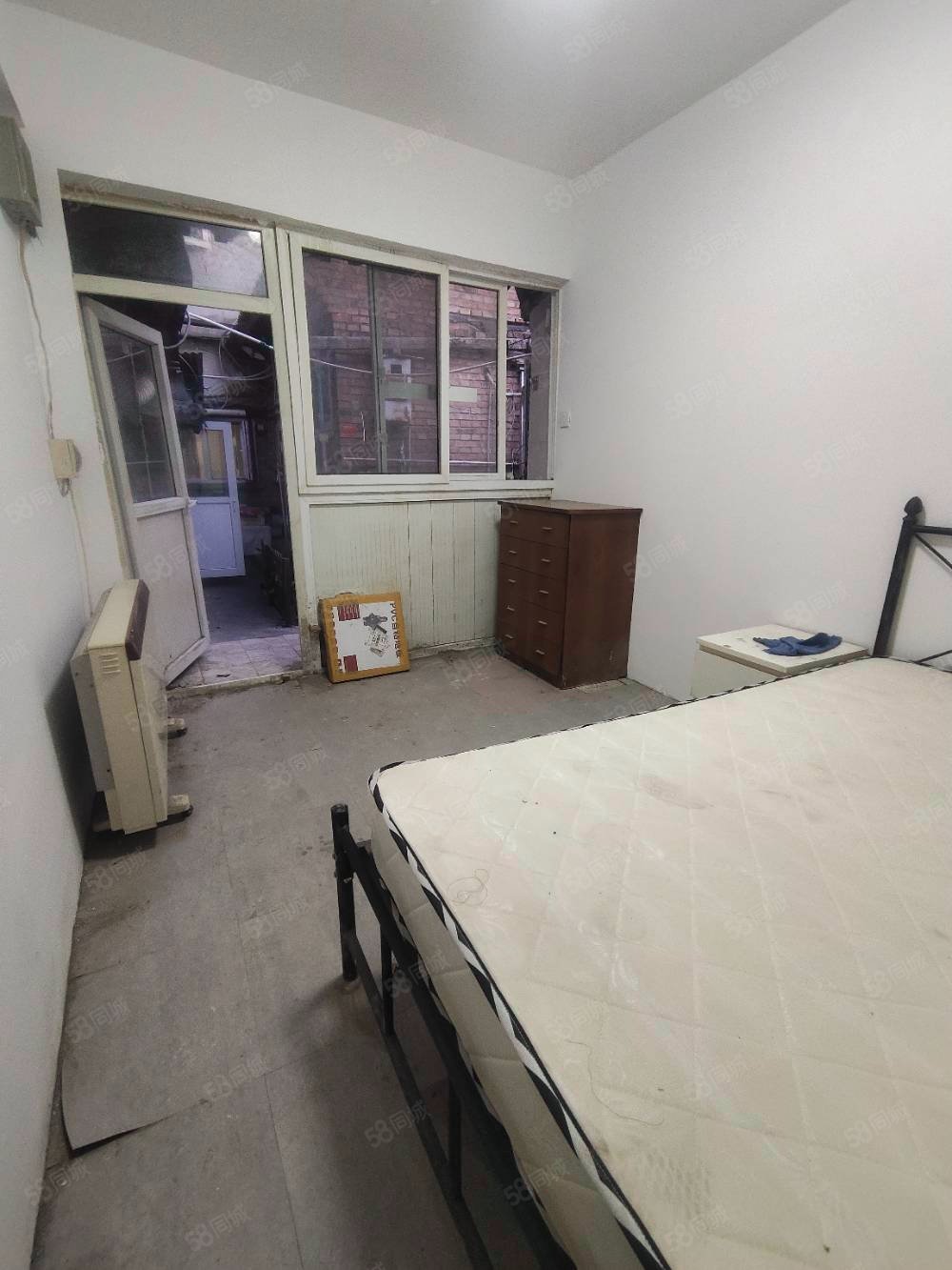 草廠胡同小區(qū)1室1廳0衛(wèi)15.2㎡南北195萬(wàn)