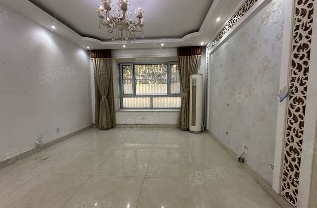 老文轩 外国语 一楼带院 小三室 电梯洋房 带车位储藏室