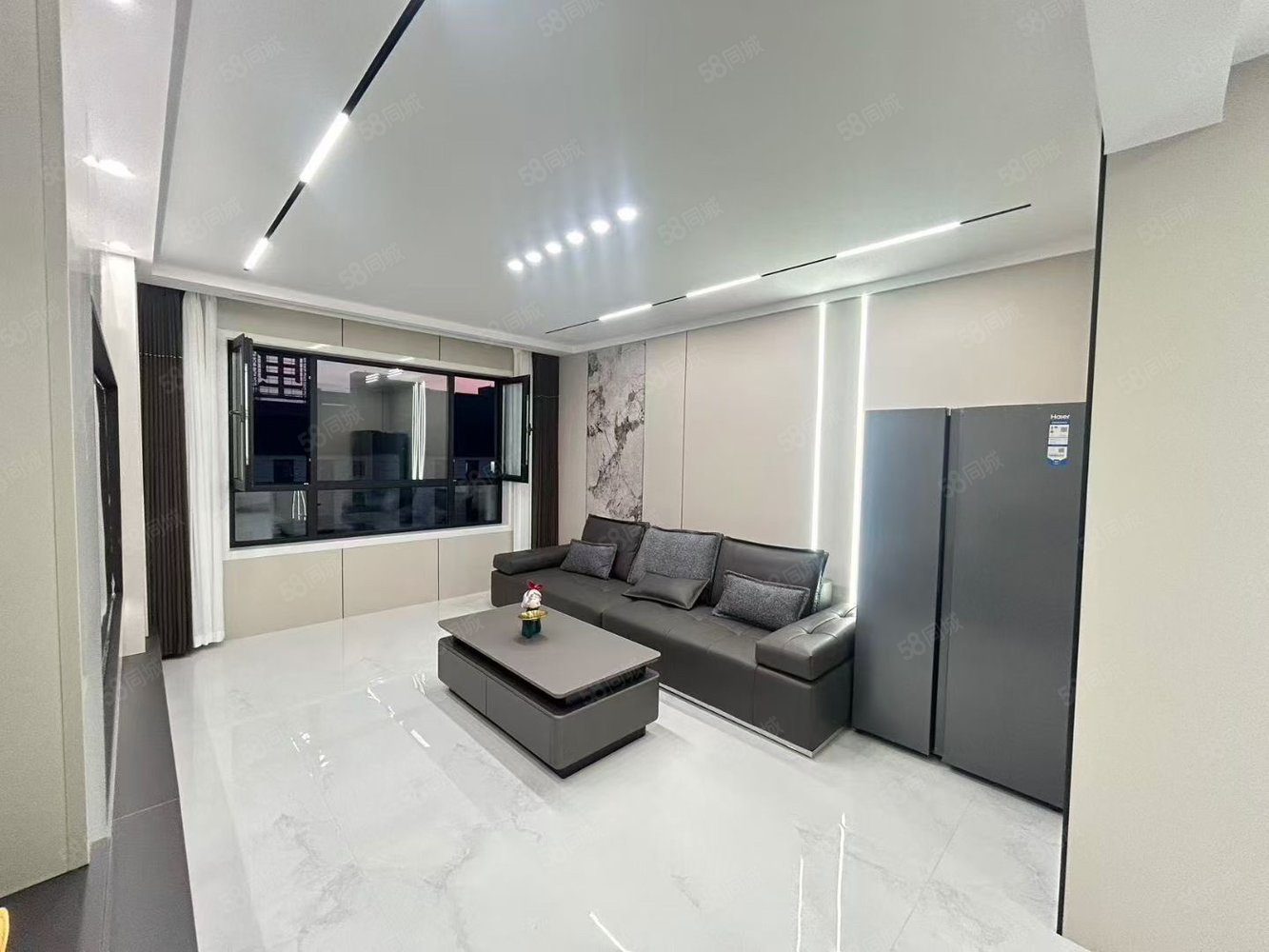 居然世界里2室2厅1卫82.41㎡南北39.8万