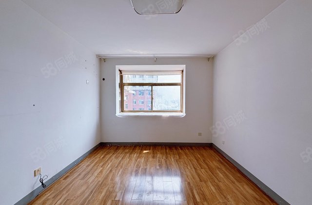 急售市医院北邻精装三室 新水明珠带车位带储免大税可按揭