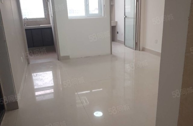 文轩本部，新年未住。81平