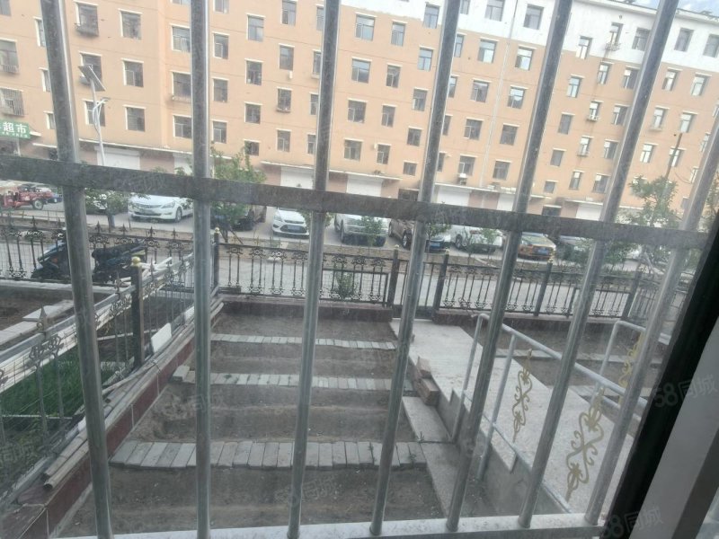 大业金河湾2室2厅1卫85㎡南北42.7万